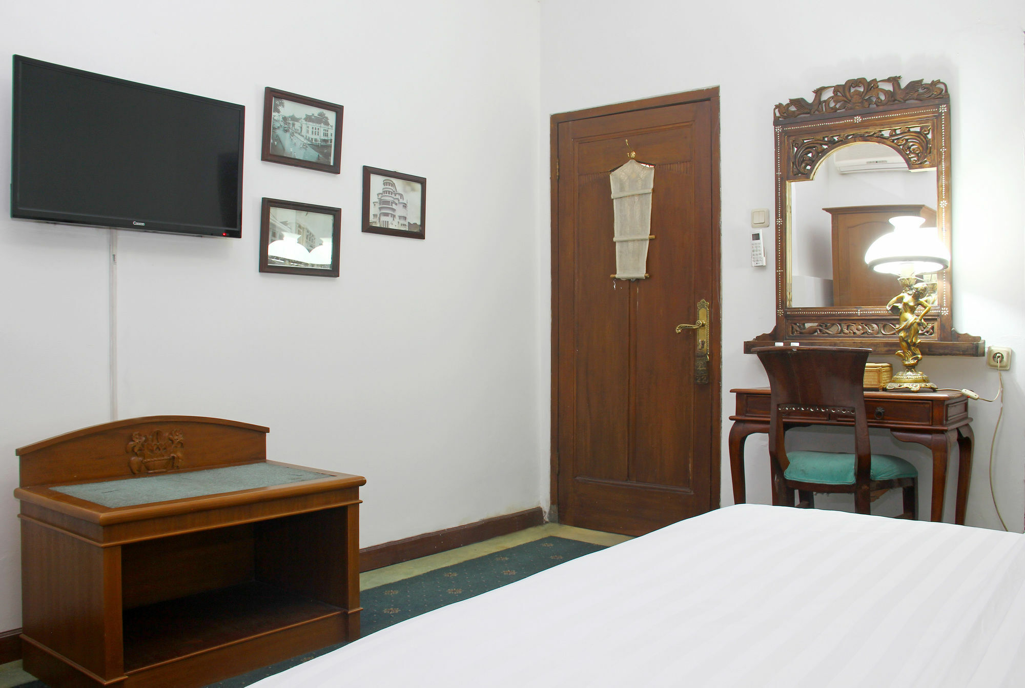 Hotel O Bandung Near Stadion Siliwangi Formerly The Ethnic Hotel Bandung Exterior photo